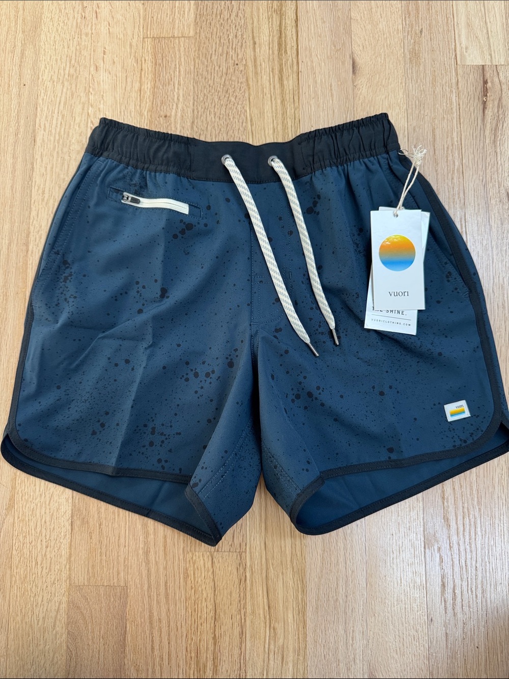 NWT Vuori Men’s Banks Short 5”